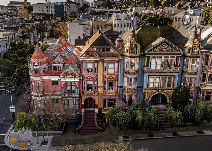 Chateau Tivoli Bed And Breakfast